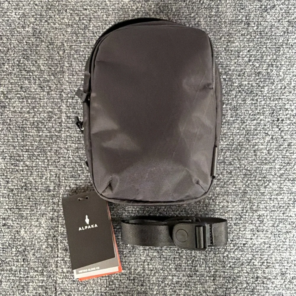 ALPAKA METRO SLING V2 Black Axoflux 300D 2.5L Crossbody Sling Tech Bag w/ Strap